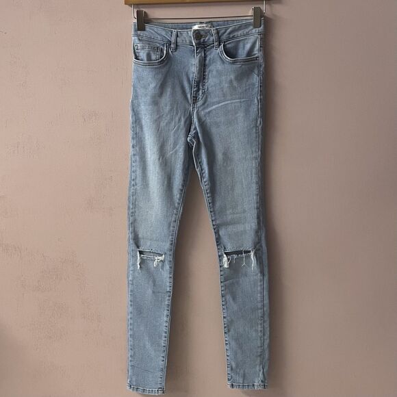 Forever 21 Light Wash Blue High Waisted Knee-Slit Skinny Jeans Size 27 EUC - Picture 9 of 12